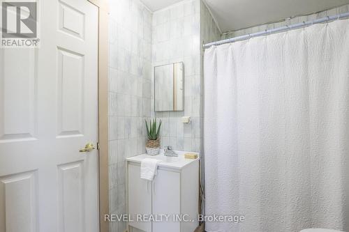 21 Glassford Road, Kawartha Lakes, ON - Indoor Photo Showing Bathroom