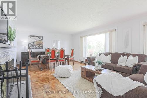 21 Glassford Road, Kawartha Lakes, ON - Indoor Photo Showing Living Room