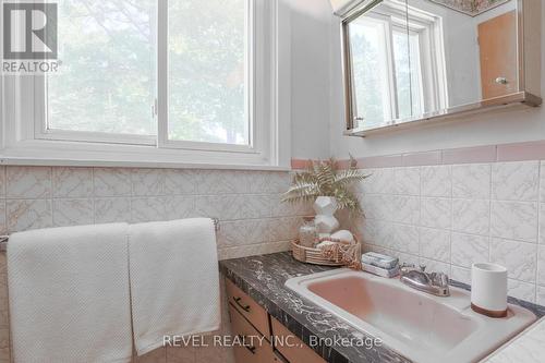 21 Glassford Road, Kawartha Lakes, ON - Indoor Photo Showing Bathroom