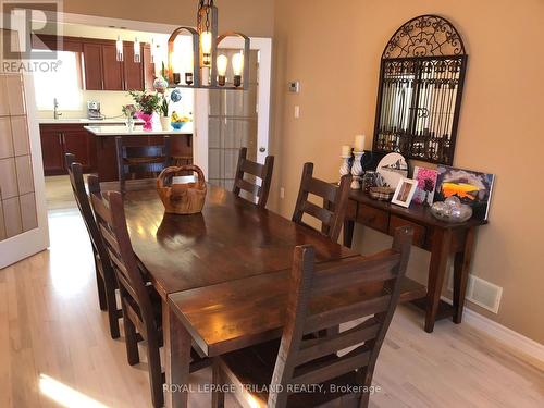 303 Berryhill Drive, London, ON - Indoor Photo Showing Dining Room