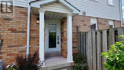 4404 Fairview Street, Burlington, ON - Outdoor