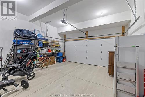 16 Cabot Trail, Chatham, ON - Indoor Photo Showing Garage