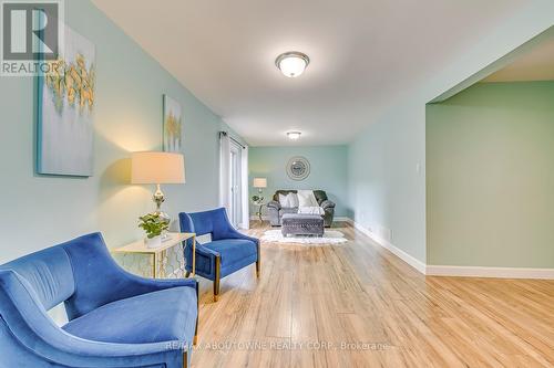 2362 Sinclair Circle, Burlington, ON - Indoor Photo Showing Living Room