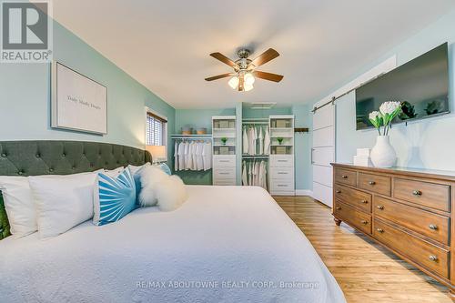 2362 Sinclair Circle, Burlington, ON - Indoor Photo Showing Bedroom