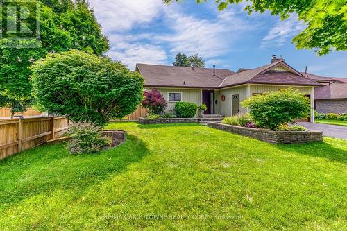 2362 Sinclair Circle, Burlington, ON - Outdoor