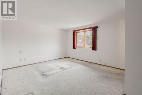 27 Metcalfe Drive, Sarnia, ON - Indoor Photo Showing Other Room