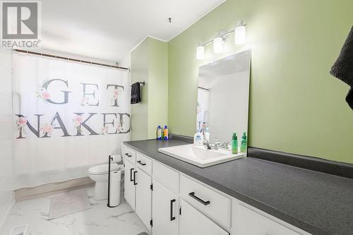 1275 Wiltshire Drive, Sarnia, ON - Indoor Photo Showing Bathroom