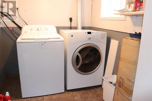 5 Boyds Road, St Georges, NL - Indoor Photo Showing Laundry Room