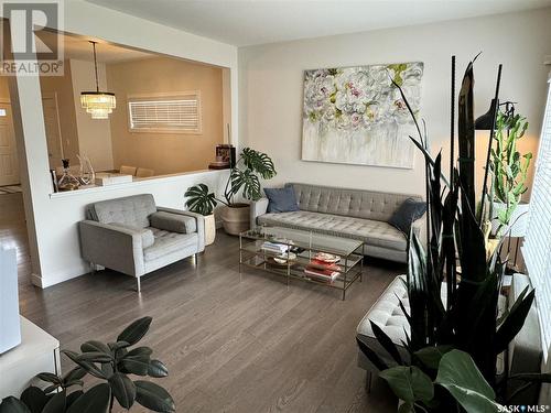 4813 Green Rock Road, Regina, SK - Indoor Photo Showing Living Room