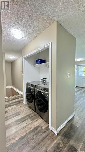 12 4-1275 Aaro Avenue, Elbow, SK - Indoor Photo Showing Laundry Room