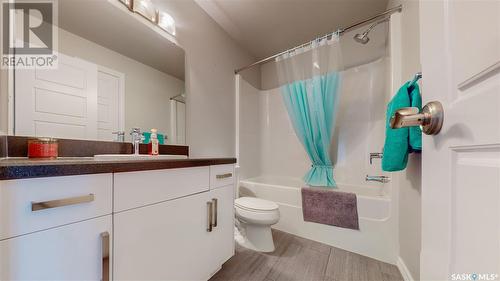 5309 Campling Avenue, Regina, SK - Indoor Photo Showing Bathroom