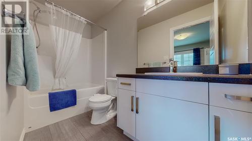 5309 Campling Avenue, Regina, SK - Indoor Photo Showing Bathroom