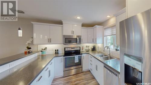 5309 Campling Avenue, Regina, SK - Indoor Photo Showing Kitchen With Double Sink