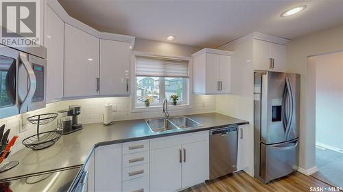 5309 Campling Avenue, Regina, SK - Indoor Photo Showing Kitchen With Double Sink