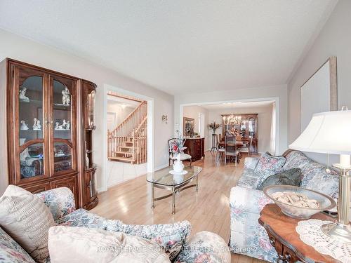 5225 Swiftcurrent Tr, Mississauga, ON - Indoor Photo Showing Living Room