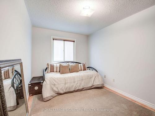 5225 Swiftcurrent Tr, Mississauga, ON - Indoor Photo Showing Bedroom