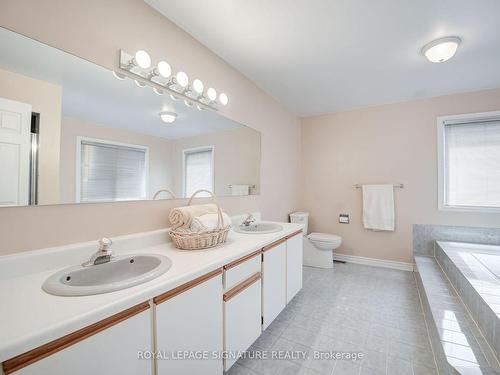5225 Swiftcurrent Tr, Mississauga, ON - Indoor Photo Showing Bathroom