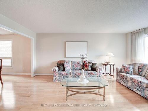 5225 Swiftcurrent Tr, Mississauga, ON - Indoor Photo Showing Living Room