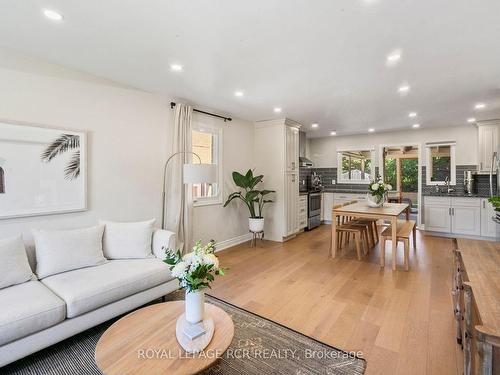 45 Skylark Rd N, Toronto, ON - Indoor Photo Showing Living Room