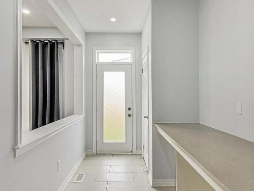 22 Larry Cres, Haldimand, ON - Indoor Photo Showing Other Room