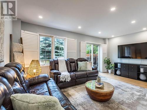 22 - 7190 Atwood Lane, Mississauga (Meadowvale Village), ON - Indoor Photo Showing Living Room