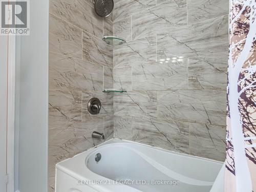 22 - 7190 Atwood Lane, Mississauga (Meadowvale Village), ON - Indoor Photo Showing Bathroom