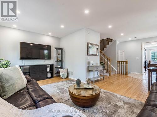 22 - 7190 Atwood Lane, Mississauga (Meadowvale Village), ON - Indoor Photo Showing Living Room