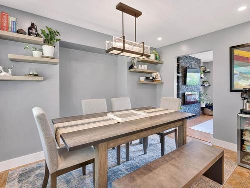 2689 Qu'Appelle Blvd, Kamloops, BC - Indoor Photo Showing Dining Room