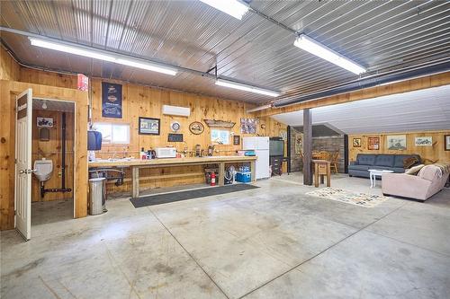 10 Logan Road, Dunnville, ON - Indoor Photo Showing Garage