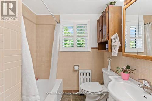 234 Bennet Street, Peterborough, ON - Indoor Photo Showing Bathroom