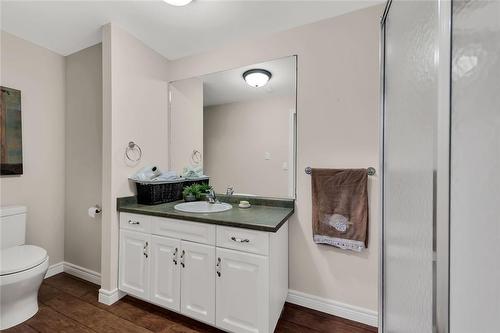 270 Mcgill Road, Brantford, ON - Indoor Photo Showing Bathroom