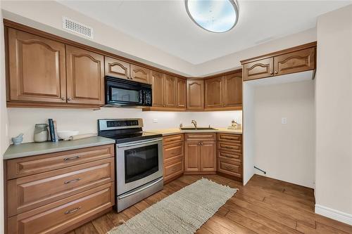 270 Mcgill Road, Brantford, ON - Indoor Photo Showing Kitchen