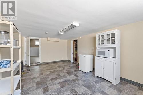 370 Laporte Avenue, Windsor, ON - Indoor Photo Showing Laundry Room