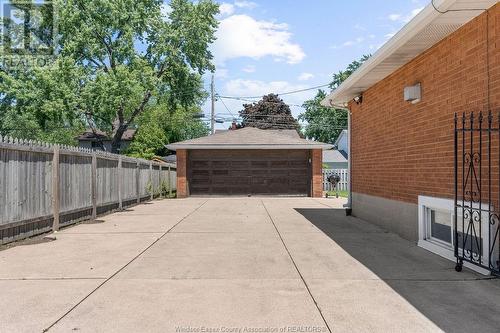370 Laporte Avenue, Windsor, ON - Outdoor With Exterior