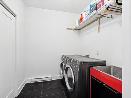 Salle de lavage - 6959 Rue Beaulieu, Montréal (Le Sud-Ouest), QC - Indoor Photo Showing Laundry Room