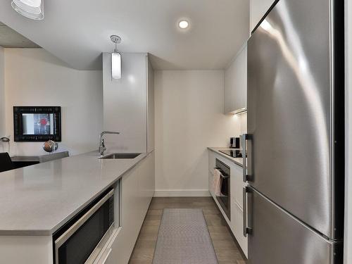 Kitchen - 408-1552 Rue Des Bassins, Montréal (Le Sud-Ouest), QC - Indoor Photo Showing Kitchen With Upgraded Kitchen