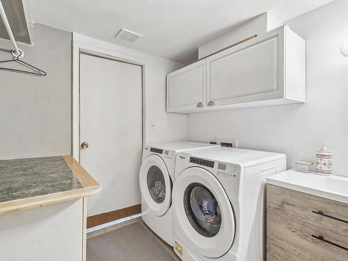 Salle de lavage - 837 Rue Gault, Mont-Saint-Hilaire, QC - Indoor Photo Showing Laundry Room