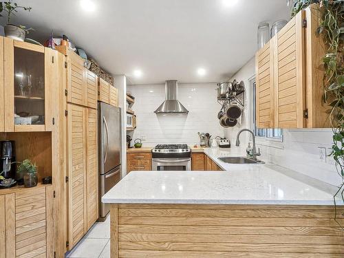 Kitchen - 837 Rue Gault, Mont-Saint-Hilaire, QC - Indoor Photo Showing Kitchen With Upgraded Kitchen