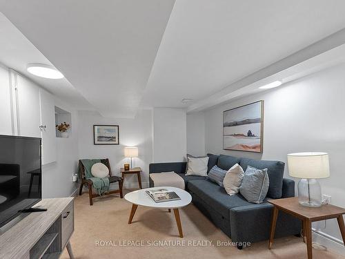 198 Hiawatha Rd, Toronto, ON - Indoor Photo Showing Living Room