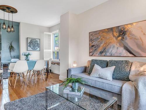 293 Earlscourt Ave, Toronto, ON - Indoor Photo Showing Living Room