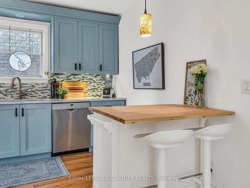 293 Earlscourt Ave, Toronto, ON - Indoor Photo Showing Kitchen With Upgraded Kitchen