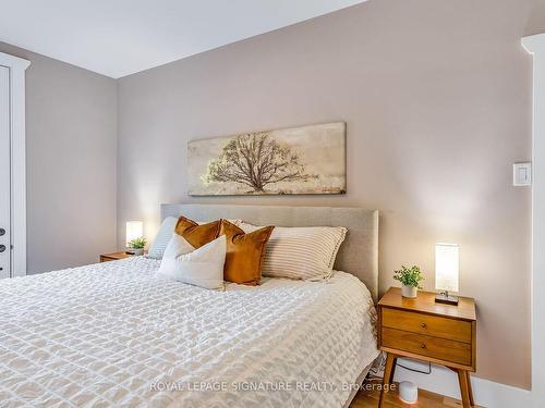 293 Earlscourt Ave, Toronto, ON - Indoor Photo Showing Bedroom