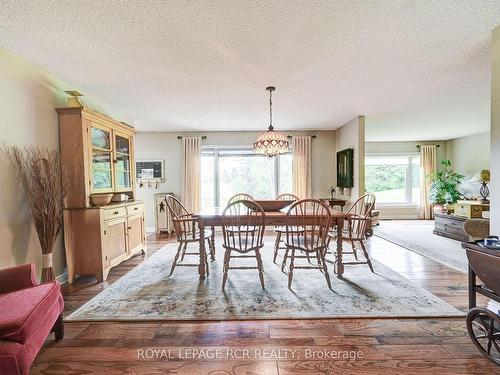 8 Joseph Crt, Caledon, ON - Indoor Photo Showing Dining Room