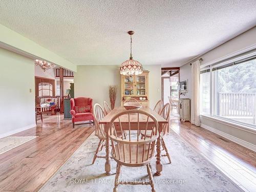 8 Joseph Crt, Caledon, ON - Indoor Photo Showing Dining Room