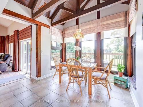 8 Joseph Crt, Caledon, ON - Indoor Photo Showing Dining Room