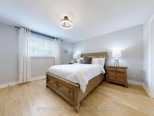 355 Berkindale Dr, Hamilton, ON - Indoor Photo Showing Bedroom