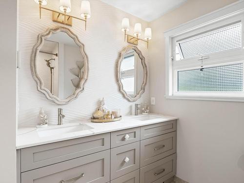 6662 Chukar Drive, Kamloops, BC - Indoor Photo Showing Bathroom