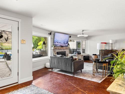 6662 Chukar Drive, Kamloops, BC - Indoor Photo Showing Living Room With Fireplace