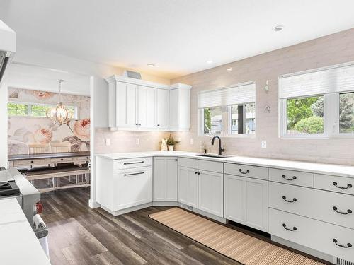 6662 Chukar Drive, Kamloops, BC - Indoor Photo Showing Kitchen