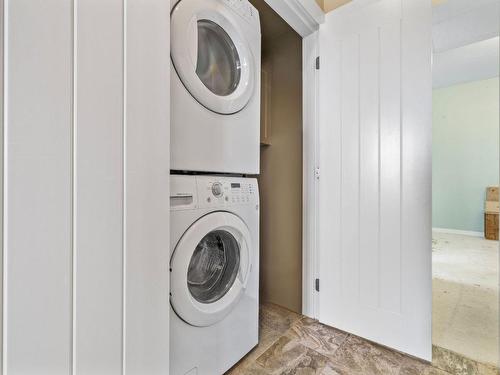 2881 Ensign Lane, West Kelowna, BC - Indoor Photo Showing Laundry Room